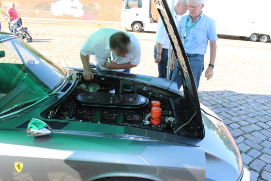 Klebepflicht zum Rallyestart