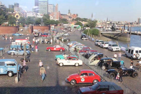 Highlight der HBK 2009: Flugshow einer Douglas C-47 auf dem Gelände des Driving Centers Groß Dölln.