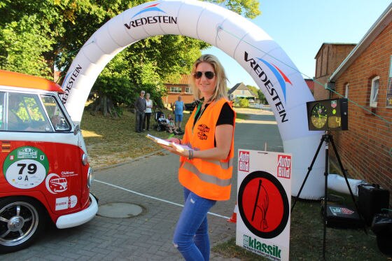 Klebepflicht zum Rallyestart