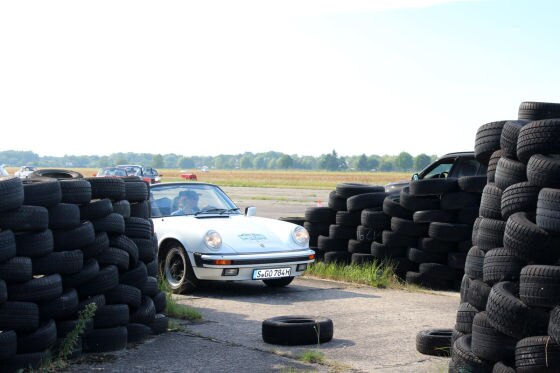 Klebepflicht zum Rallyestart