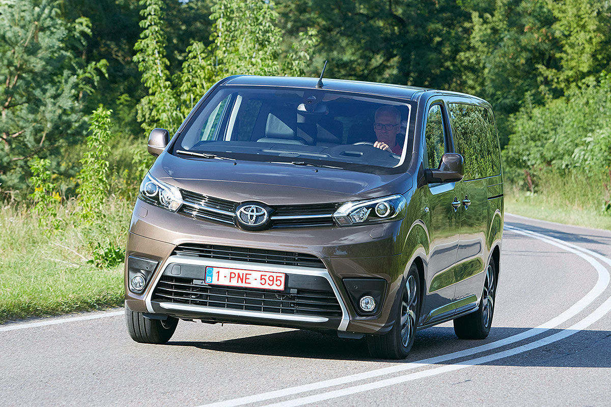 Toyota Proace Verso (2016) im Test: Fahrbericht, Motoren, Preis ...