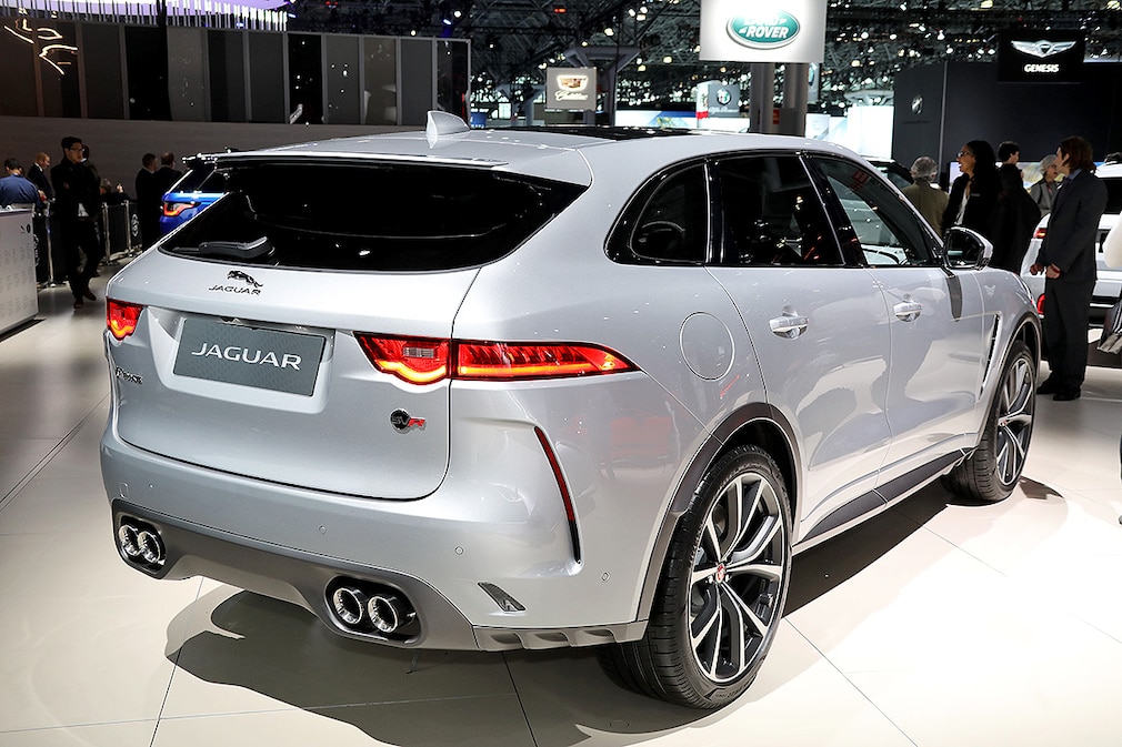 Jaguar F-Pace SVR