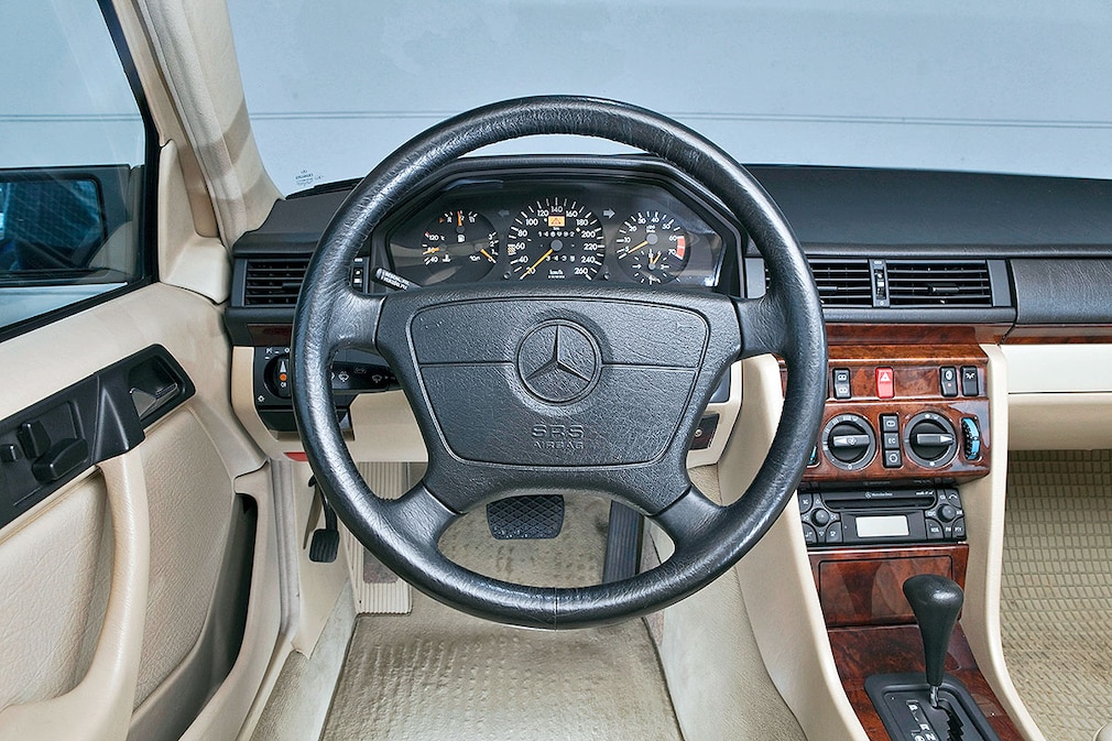 Mercedes 400E