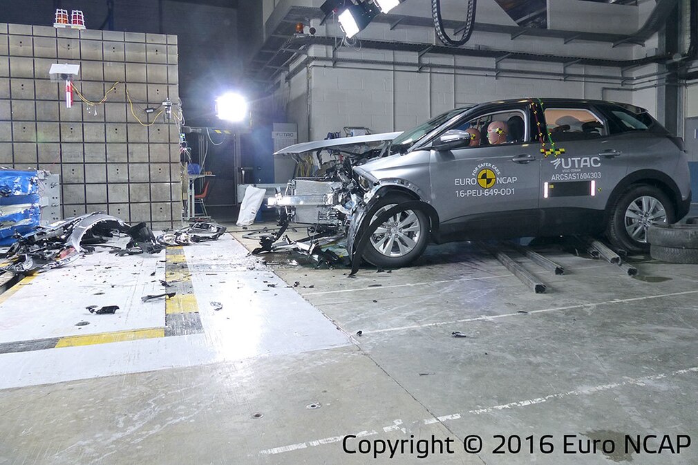 Euro NCAP 2016: Peugeot 3008