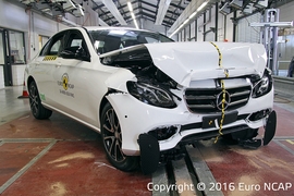 Mercedes-Benz E-Klasse: Euro NCAP Crashtest 2016
