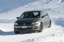 VW Golf Ganzjahresreifen - Winter Fahrbahn