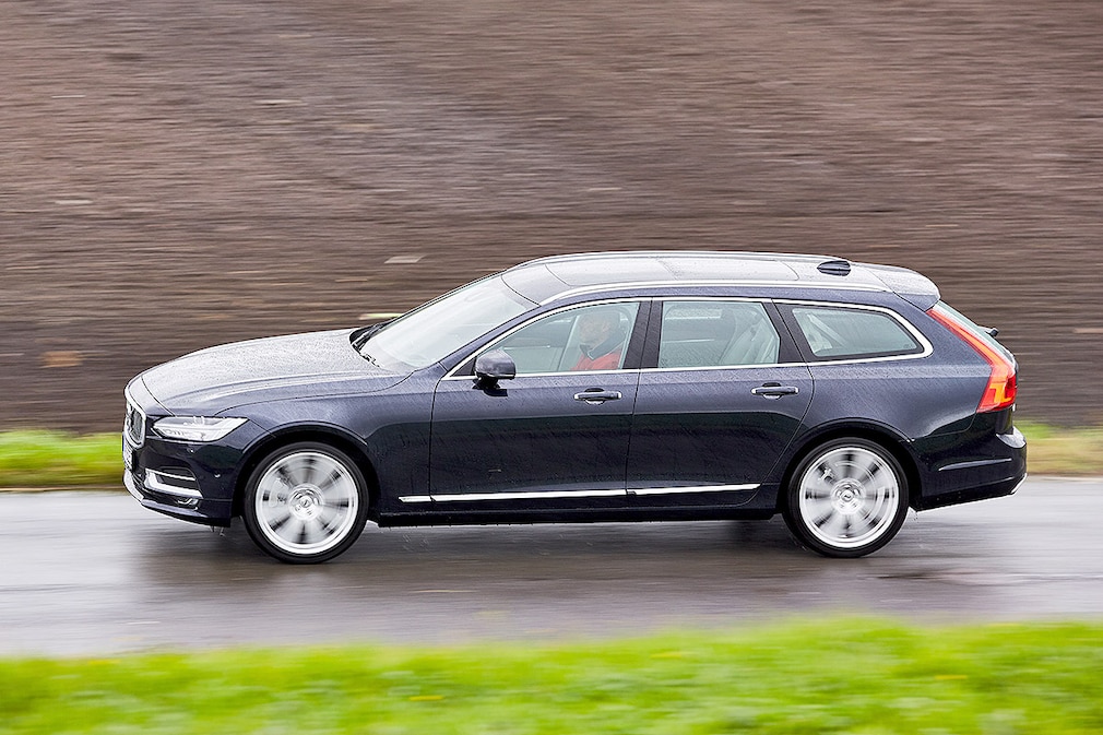 Volvo V90 D4