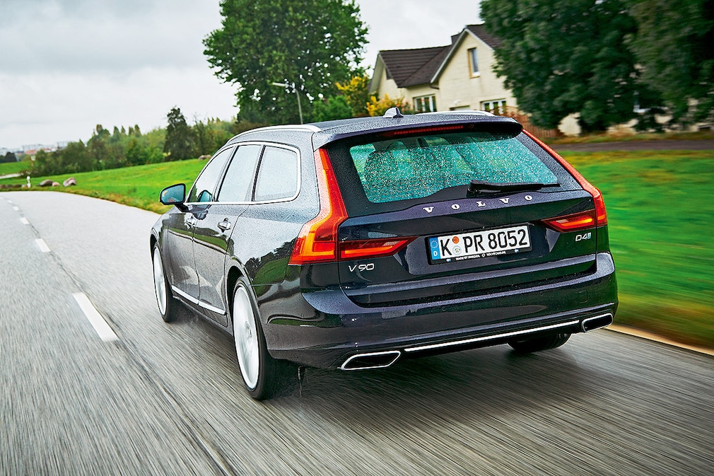 Volvo V90 D4