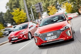 Toyota Prius Hyundai Ioniq