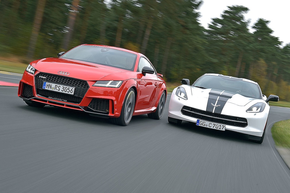 Audi TT RS Chevrolet Corvette Stingray