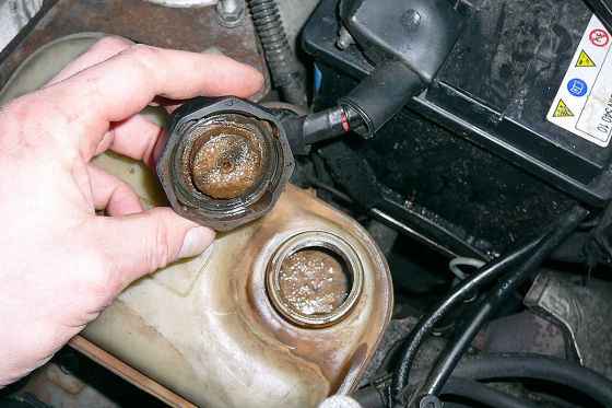 Zylinderkopfdichtung wechseln: Defekte, Reparatur, Kosten - AUTO BILD