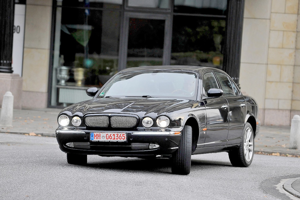 Jaguar XJR