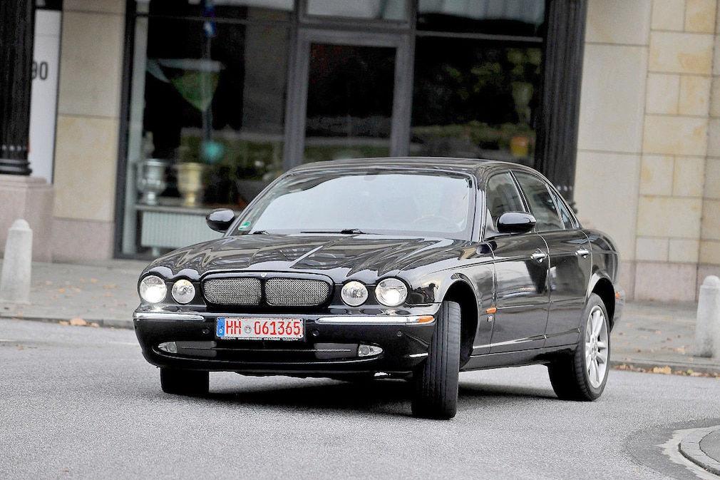 Jaguar XJR
