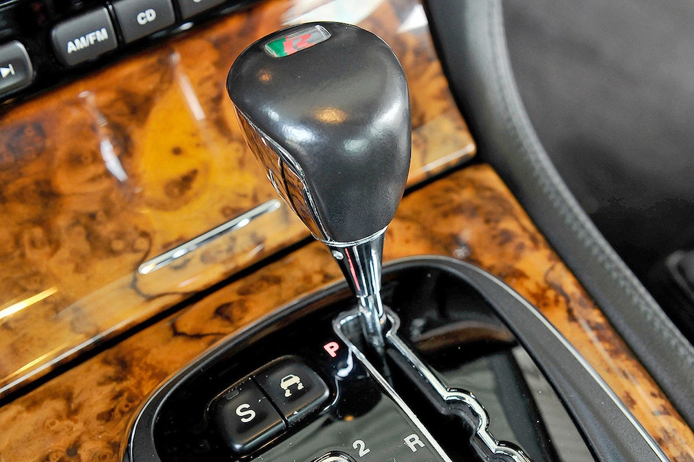 Jaguar XJR