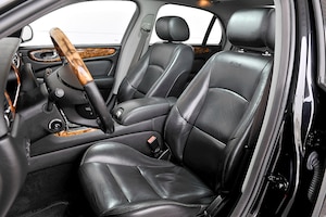 Jaguar XJR