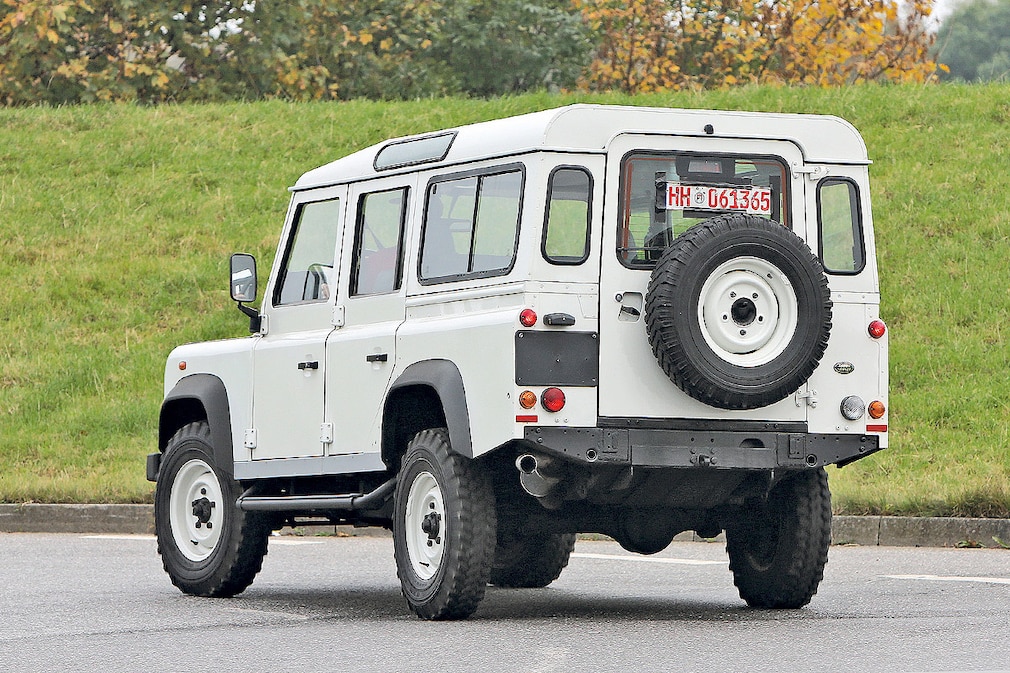 Land Rover Defender 110 S