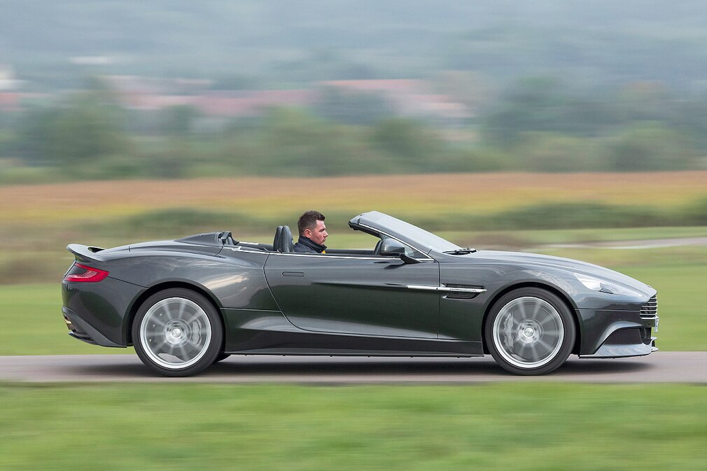 Aston Martin Vanquish Volante
