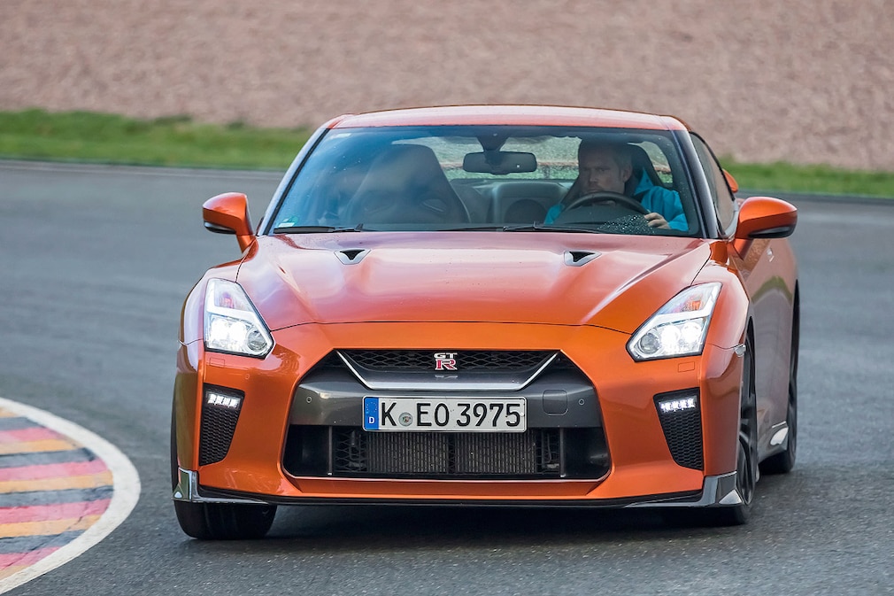 Nissan GT-R