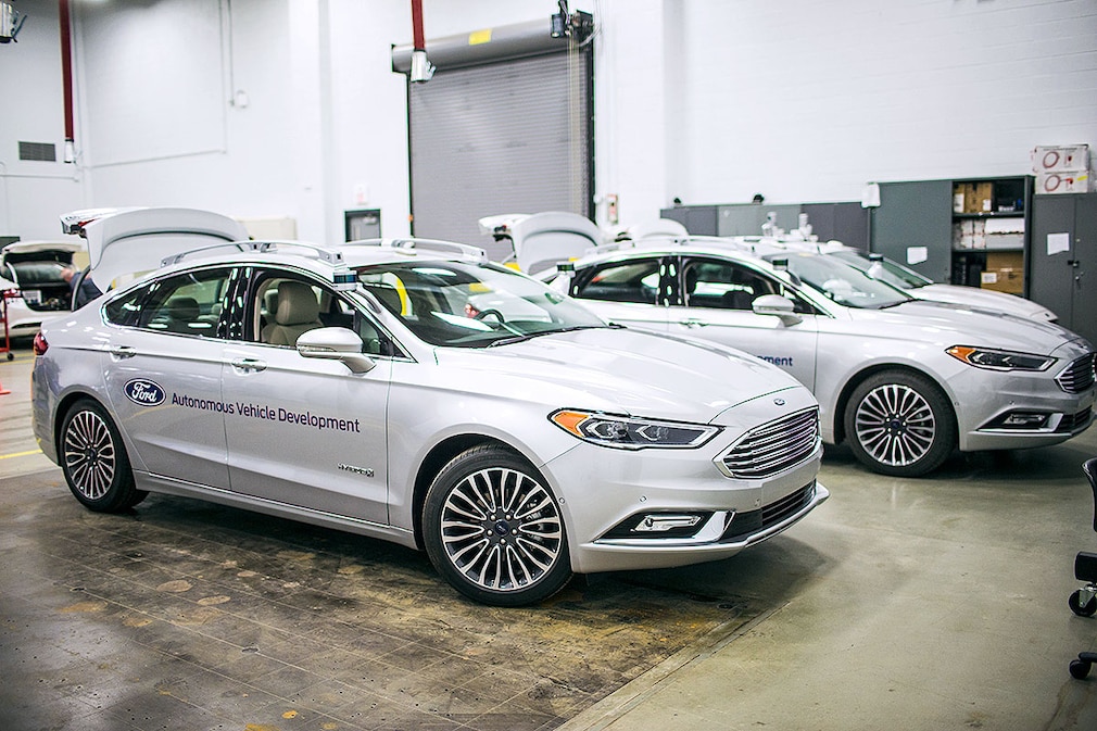 Ford Fusion Autonomous CES 2017