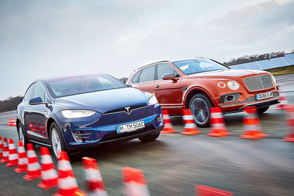 Bentley Bentayga Tesla Model X