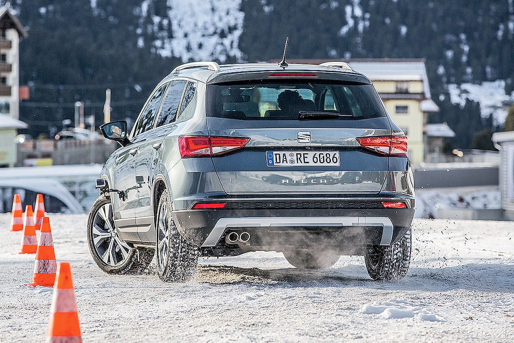 Elf Allradler im Wintertest