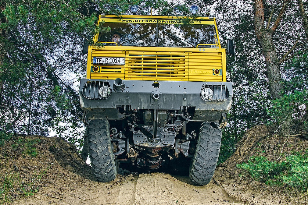 Tatra 813 8x8 Kolos