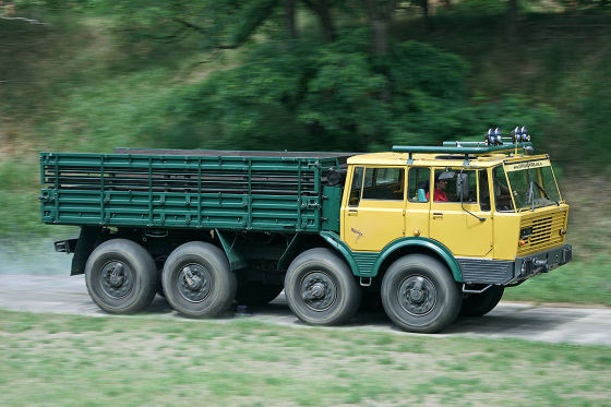Tatra 813 8x8 Kolos