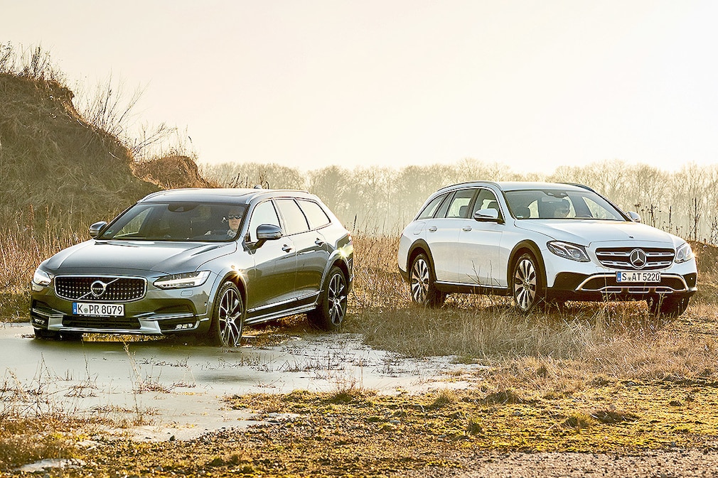Volvo V90 Cross Country D4 AWD Mercedes E 220 d 4Matic T All-Terrain