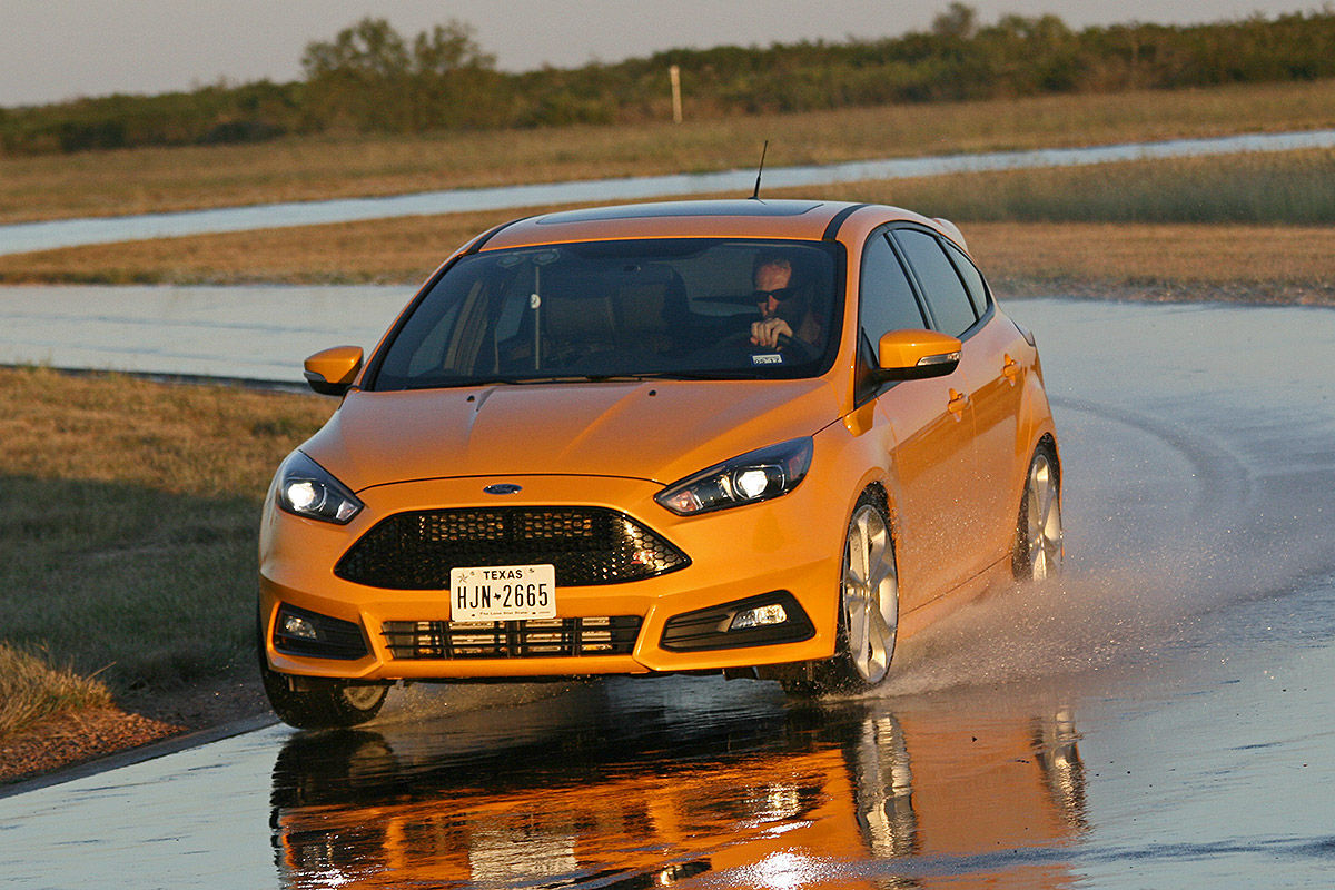 Ford Focus ST - Sommerreifentest