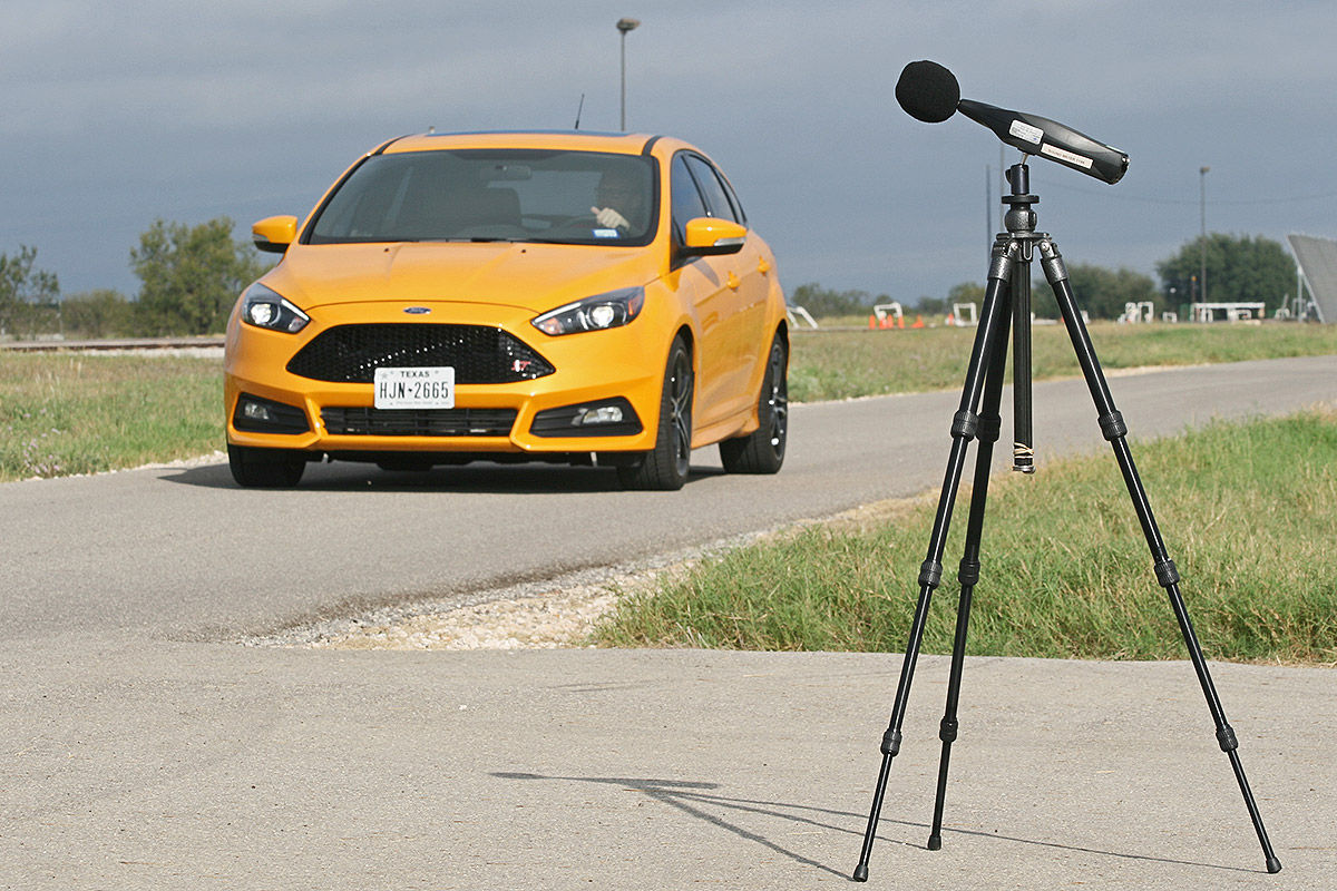 Ford Focus ST - Sommerreifentest