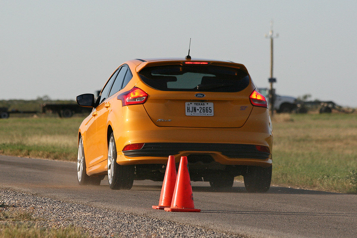 Ford Focus ST - Sommerreifentest