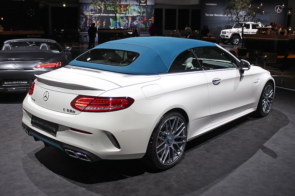 Mercedes-AMG C 63S Cabrio Ocean Blue
