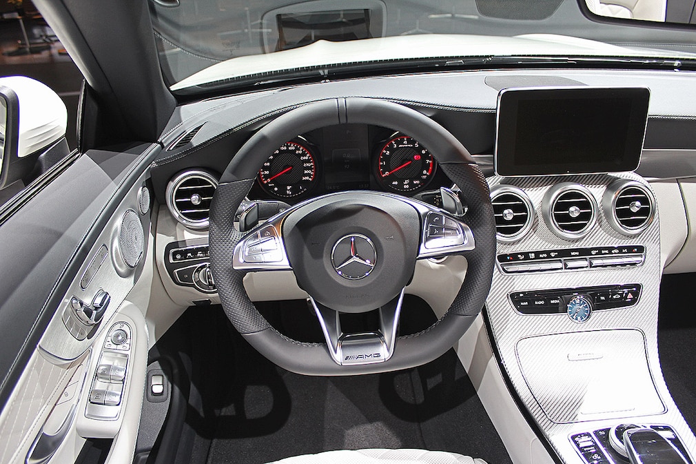 Mercedes-AMG C 63S Cabrio Ocean Blue