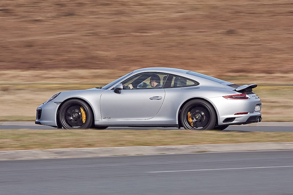 Porsche 911 Carrera GTS