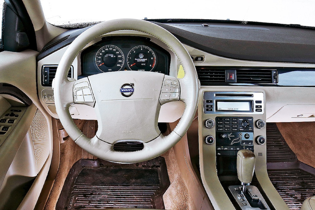 Volvo V70 III