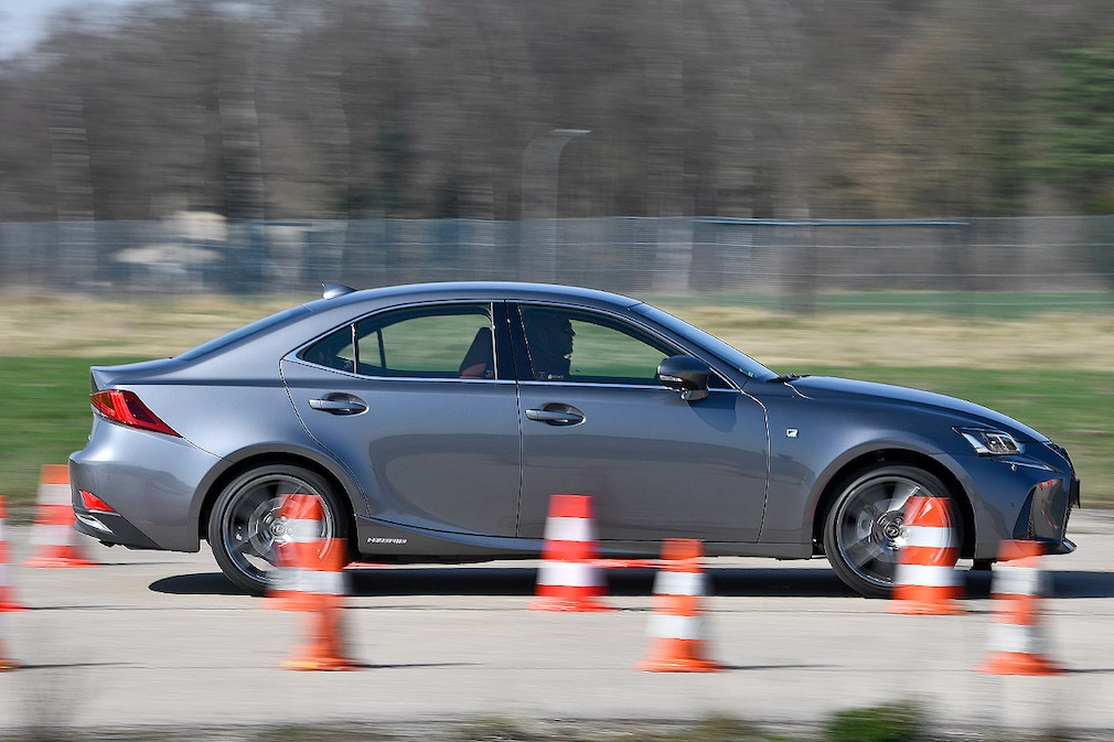 Lexus IS 300h