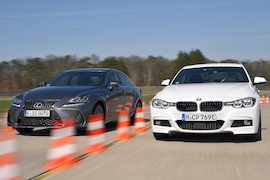 Lexus IS 300h BMW 330e iPerformance