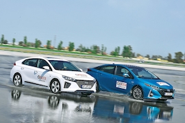 Hyundai Ioniq Toyota Prius