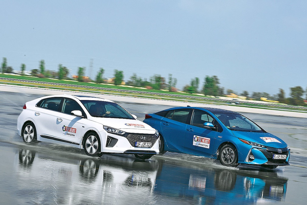 Hyundai Ioniq Toyota Prius