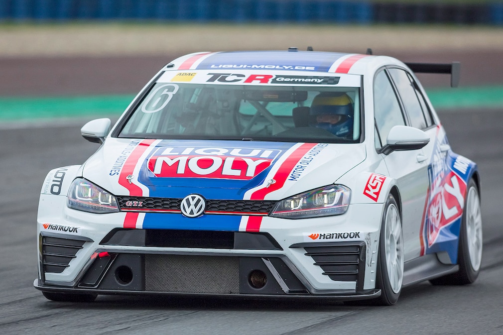 VW Golf GTI TCR