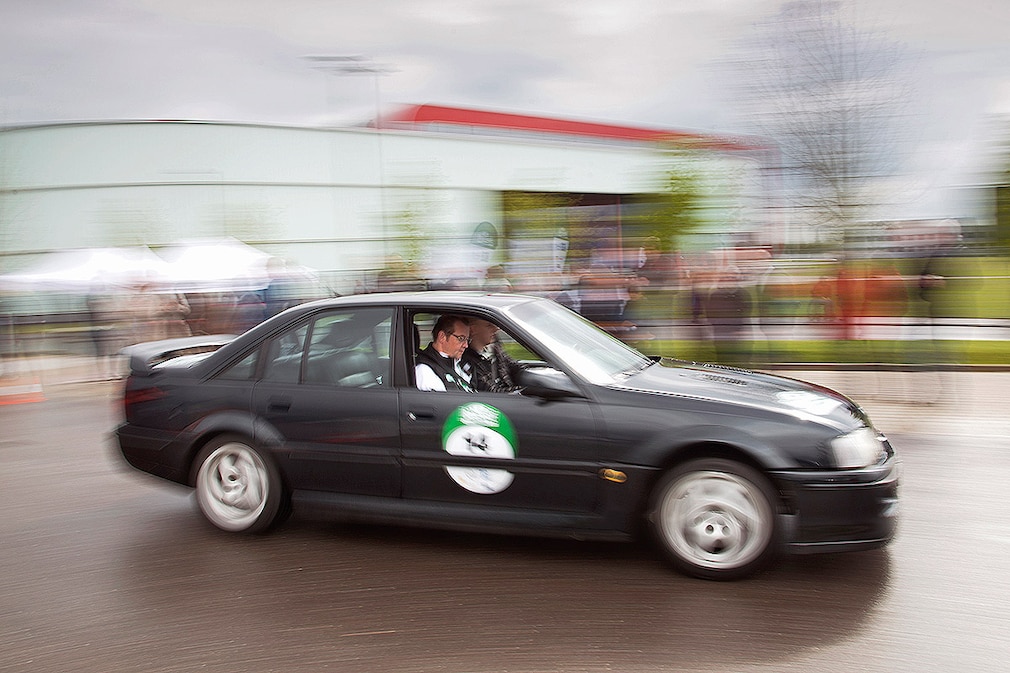 Opel Lotus Omega