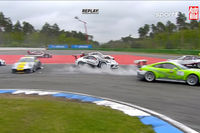 Video Carrera Cup Crash Compilation 2017 Autobild De