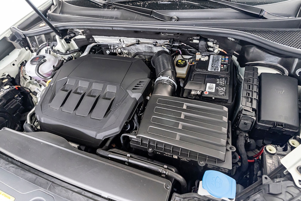 AUDI Q3 35 TDI QUATTRO AUDI Q3 35 TDI QUATTRO
