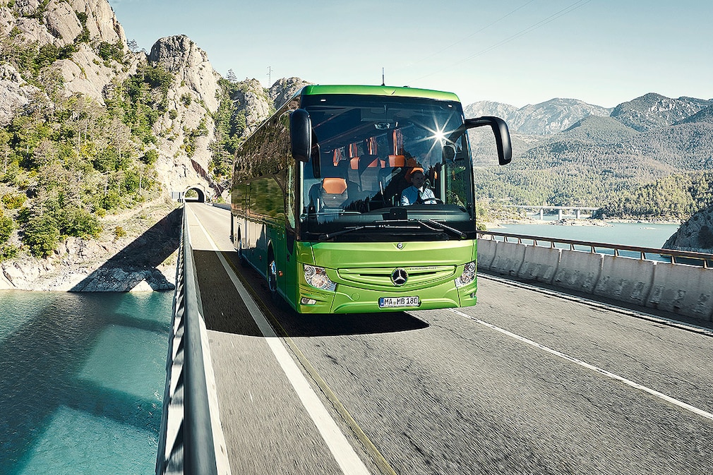 Mercedes Tourismo 15