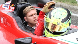 Formel 3: Günther gewinnt