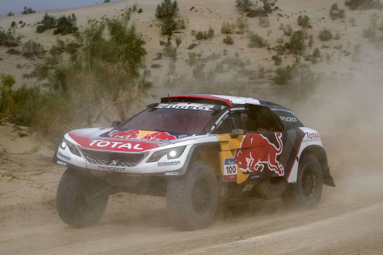 Loeb schrottet neuen Peugeot