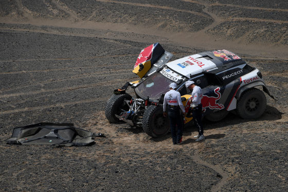 Silk Way Rallye: Loeb crasht