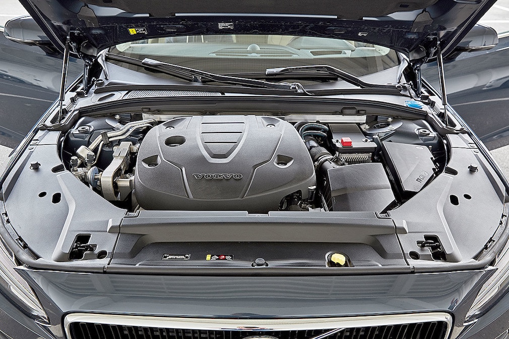 Volvo V90 D4