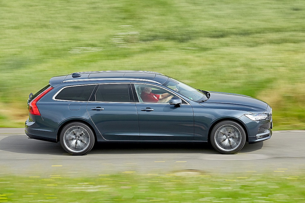 Volvo V90 D4