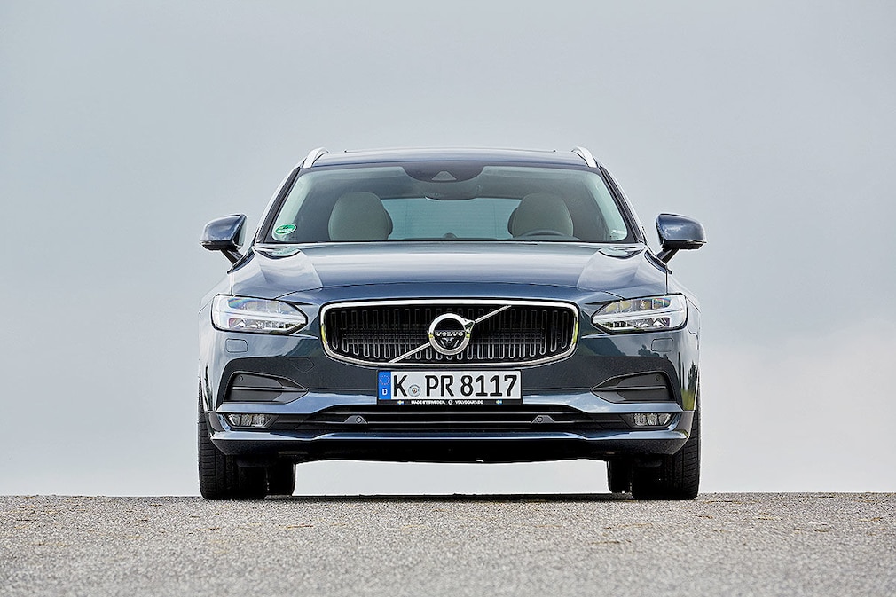 Volvo V90 D4